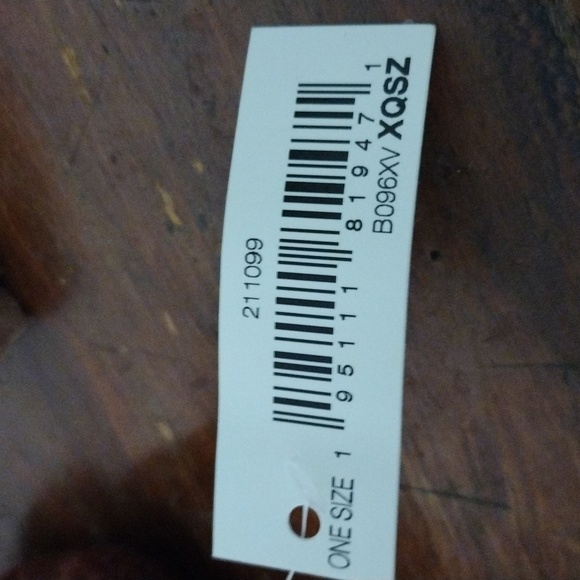 NWT Amazon Essentials Organge Beanie Hat - Picture 8 of 8